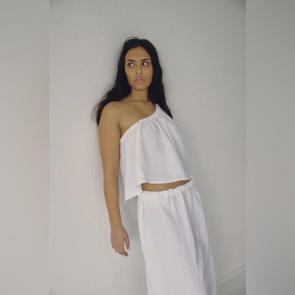 Bohéme One Shoulder Tank Black Linen